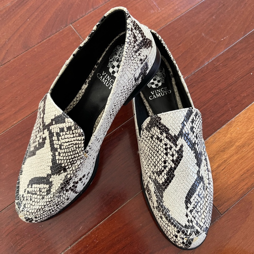 New Vince Camuto Women's Snakeskin Pattern Loafers - Black and Cream